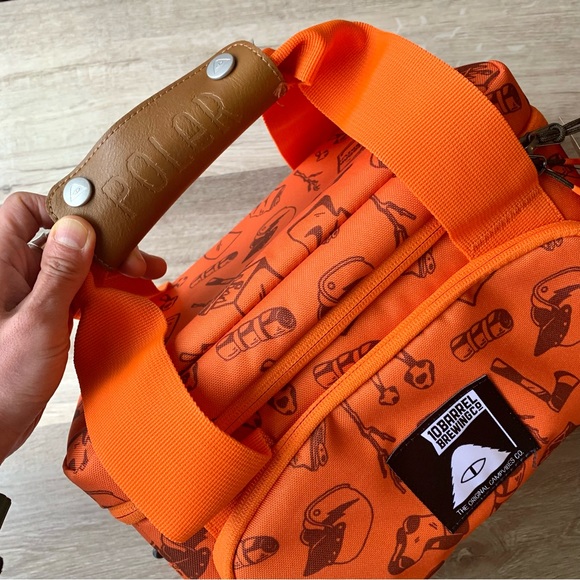NWT Poler Stuff 10 Barrel x Poler Camera Cooler Bag - Picture 4 of 11